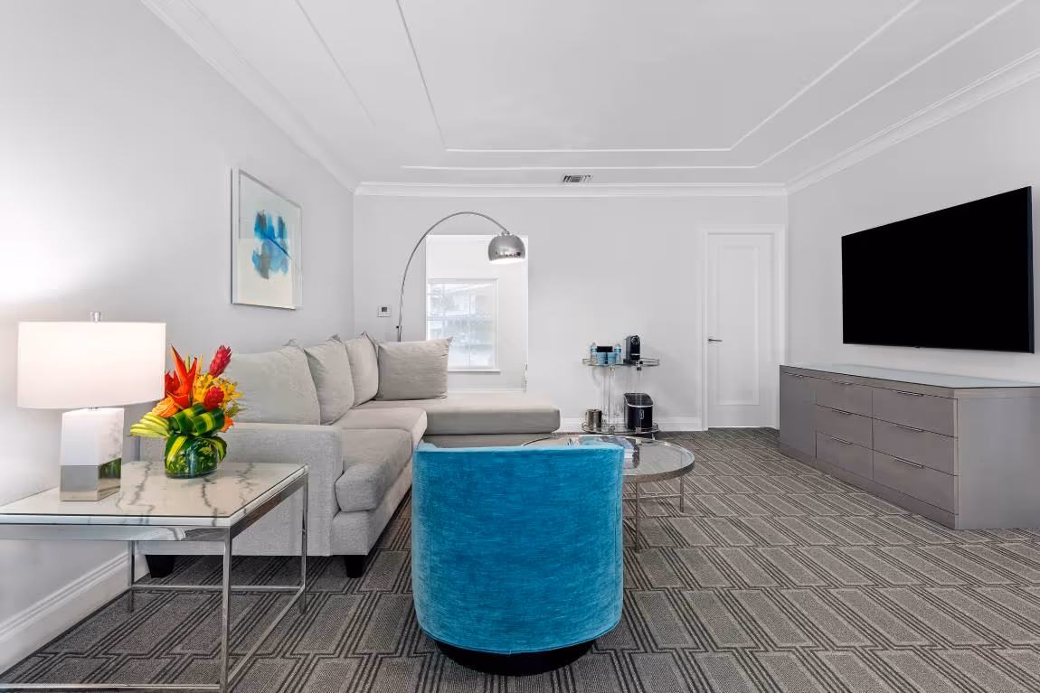 One-Bedroom Suite salon